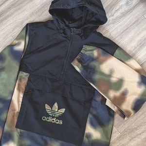 NWOT Adidas Anorak, Black/Camo, Lightweight, Windbreaker water repellent, Medium